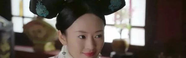 《如懿传》里“高Siri”的婴儿肌真能打，摆臭脸都让人恨不起来！