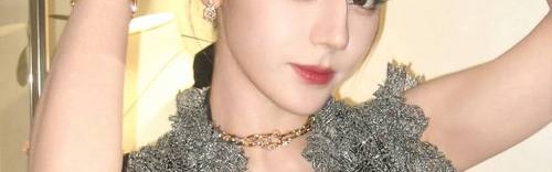 迪丽热巴双唇水嘟嘟，也太撩人了吧！点击查看柔软唇攻略！