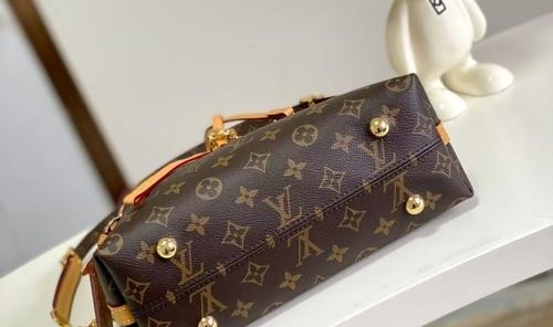 购买箱包货到付款,明治手袋批发网购特价一到货只发朋友圈