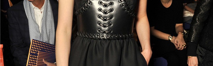 刘雯亮相Fendi秀场，气场不输欧美女星！