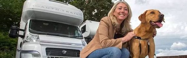 49岁姑娘在旅行找到真爱 还得到一座庄园