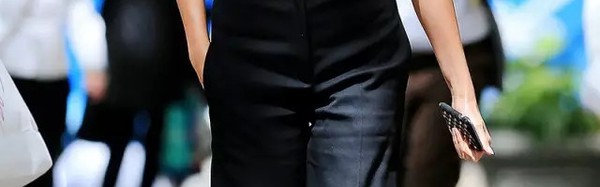 每日星范 ｜ 卡莉·克劳斯 像她这么穿长腿不是梦！