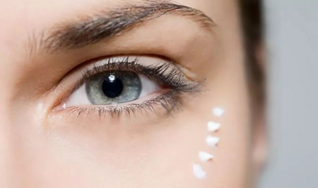 杨幂马思纯迷惑行为大赏，眼周肌从不受衰老定律？