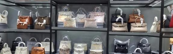 最便宜的包包批发市场,广州汇福达商行专业从事包包生产和批发
