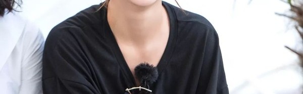 “朝天椒”夫妇公开撒糖，应采儿皮肤好到发光的秘密竟在一张照片里？