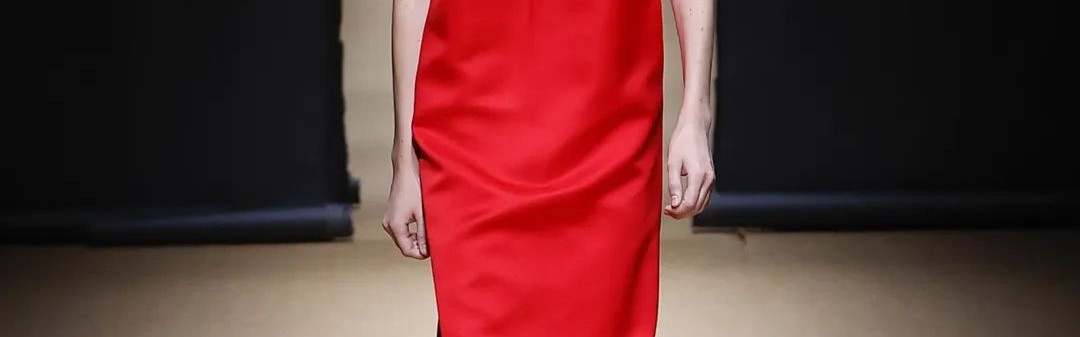 在Prada的戏梦中，以对立之境现原生之美