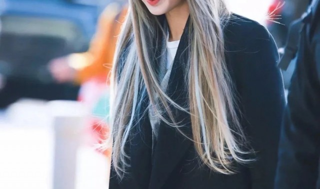 国民初恋秀智染红发变爱丽儿，明星们最近的发色也太让人心动了！