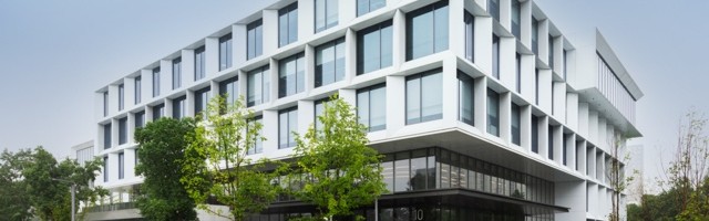 雅诗兰黛夜愈节律修护科学峰会暨夜愈之力：夜间护肤科学专项白皮书启动重磅举行