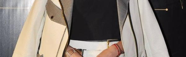 机车夹克穿上身，周秀娜不靠胸器一样可以美翻天！