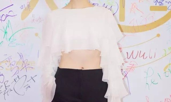 宋茜 一件短上衣就是怎么穿怎么美！