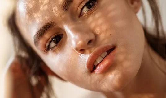 什么？在家护肤就能将面部线条撑起来？