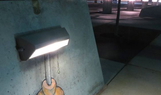 希望墙上的小广告能换成这些有意思的图案~