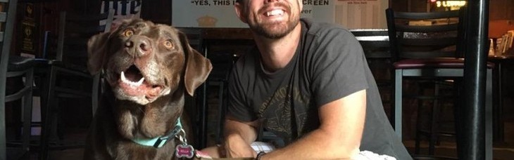 一只生命即将终结的猎犬，却得到主人环游世界的爱