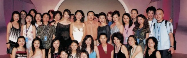 让歌飞越山川河海，用爱点燃梦与未来 ｜ 2019 BAZAAR明星慈善夜为爱发声