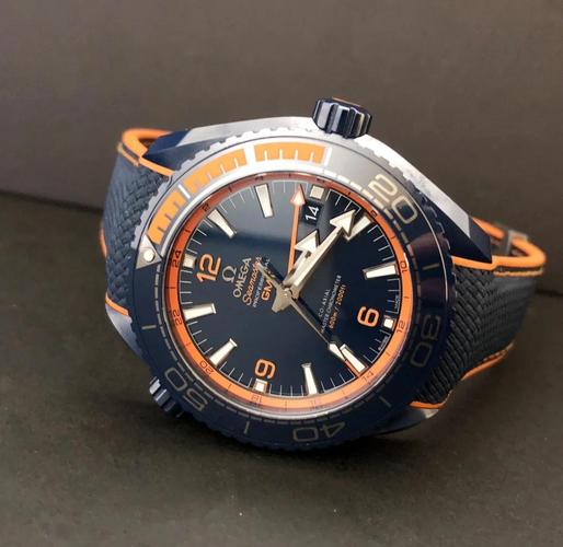 大V腕表  深邃的黑和红与蓝的撞击，VS欧米茄深海之黑评测