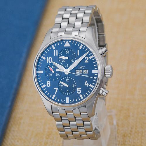 演绎新经典深海之蓝 先锋之冕,IWC万国表以蓝色葡萄牙系列腕表