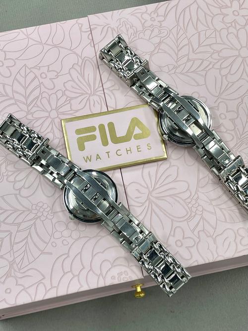 直男眼中约会的搭配单品,即使秋季一样气质十足的时尚名表