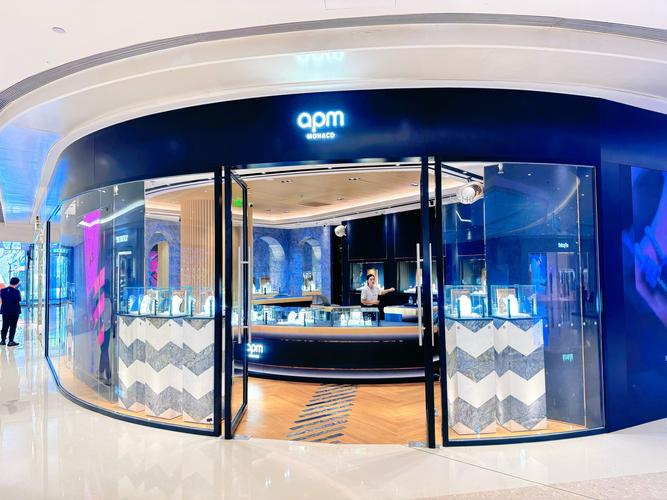 打造千禧时代的轻奢时间领域 MOMIC手表饰品集合店杭州大厦潮流启幕