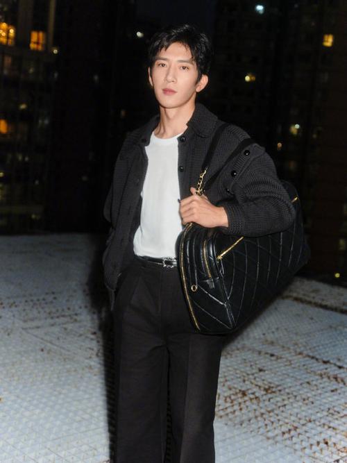 周迅 井柏然 八月封面幕后全记录