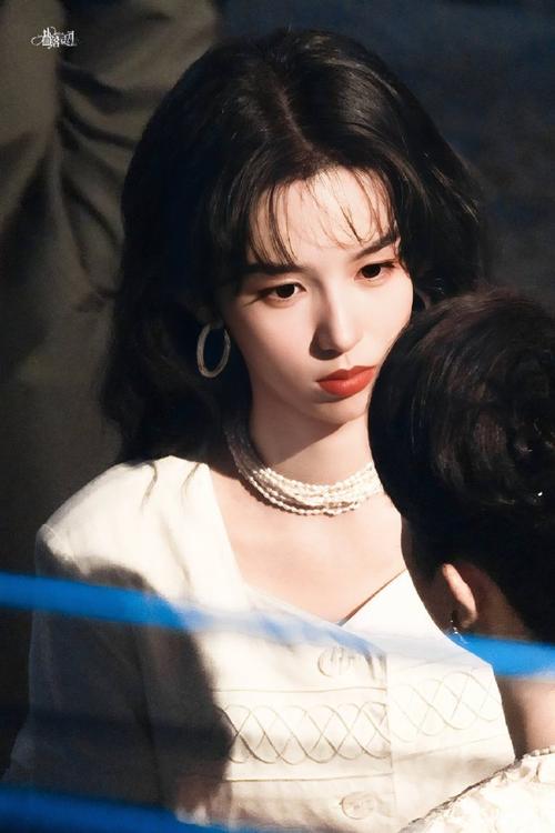 Christian Louboutin携手周也与马伯骞浪漫演绎七夕情人节大片