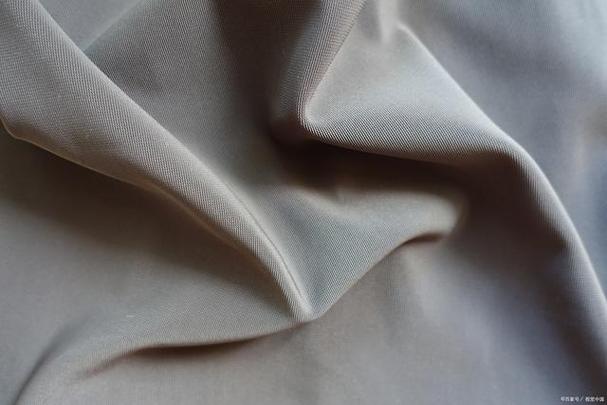 箱包面料pvc知识,聚酯面料比合成纤维更柔软耐磨