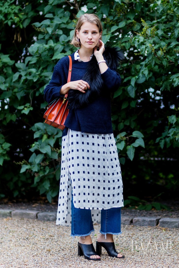 dress-jeans-glamour-19aug16-getty-b