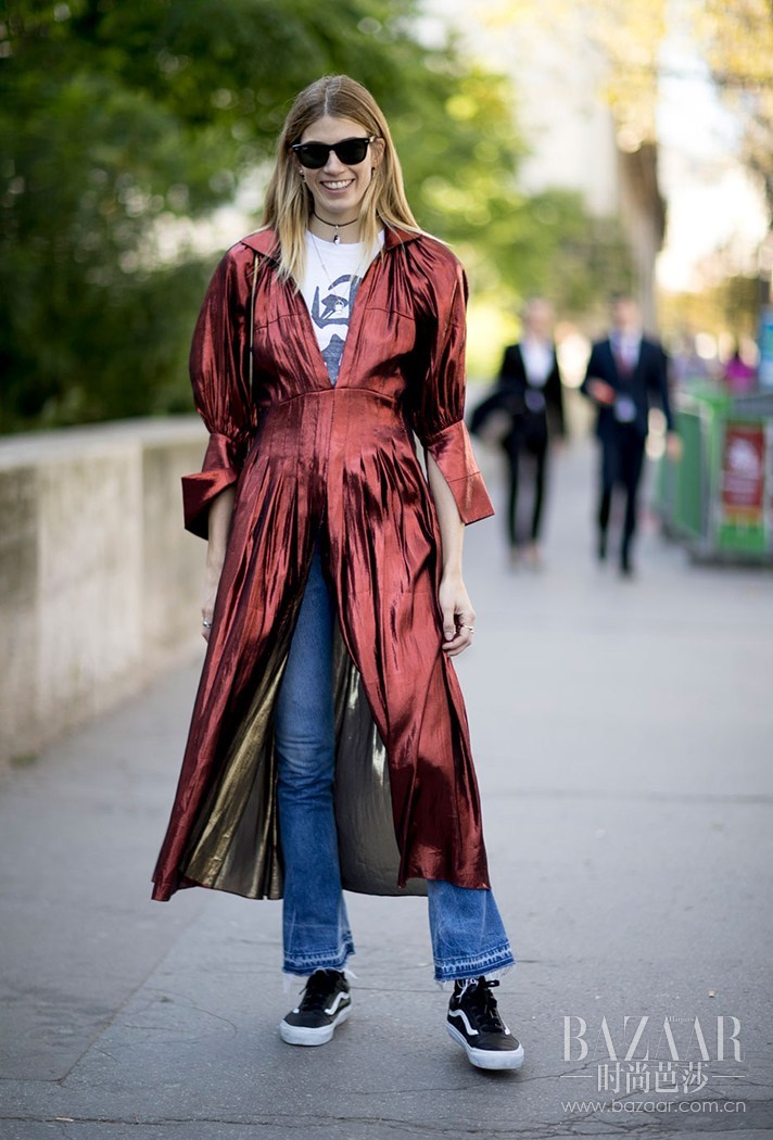 paris-fashion-week-street-style-spring-2017-veronika-heilbrunner