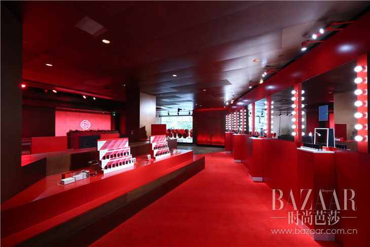 臻红显色馆试装区