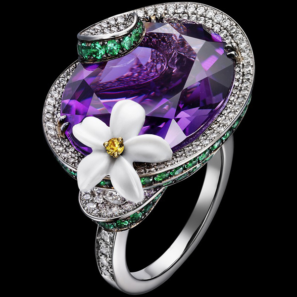 Piaget（伯爵）全新奢华Limelight鸡尾酒指环