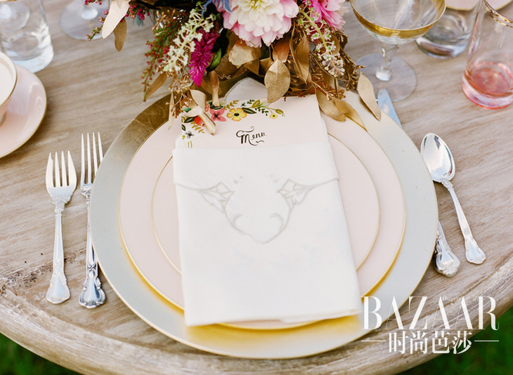 white-hankerchief-napkin-wedding