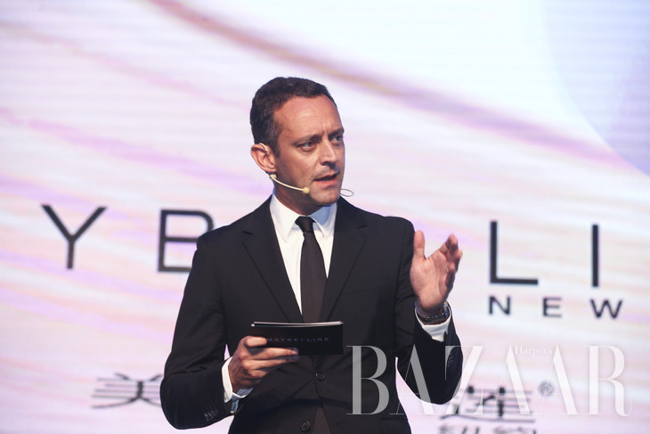 欧莱雅（中国）副总裁、欧莱雅（中国）大众化妆品部总经理斯铂涵先生致欢迎辞