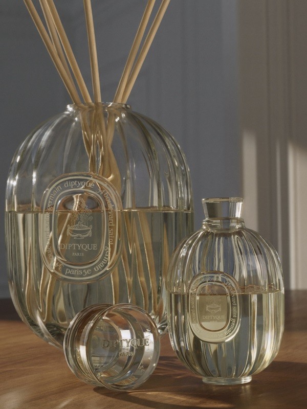 【新闻稿】以多元规格打造诗意氛围，Diptyque推出全新室内扩香摆件1.jpg