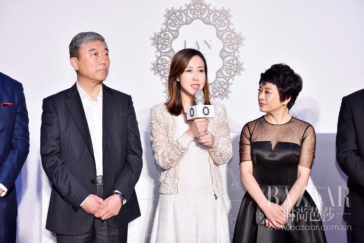 时尚集团时尚星秀副总经理兼主编方瑜女士致辞