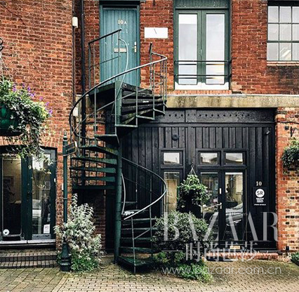 adaymag-mewsings-london-instagram-02