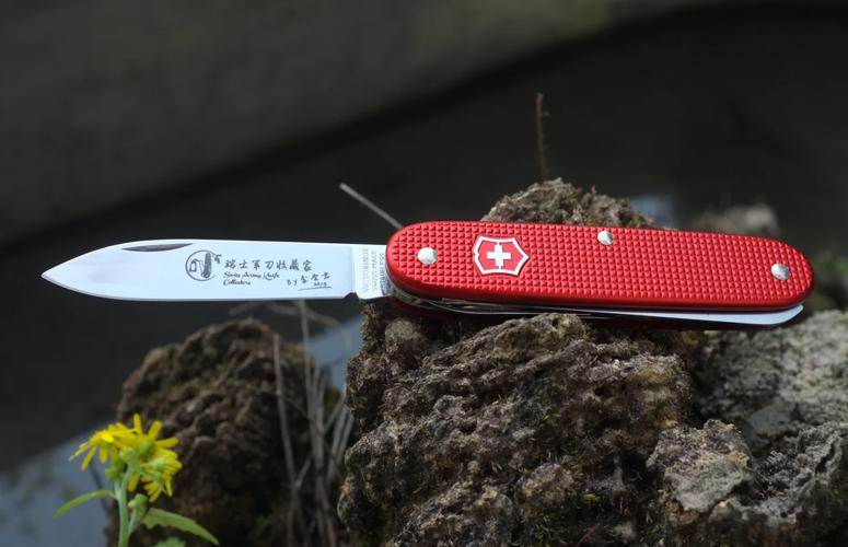 瑞士军刀官网是什么,中国武汉出现假冒瑞士十字架包装防止假冒