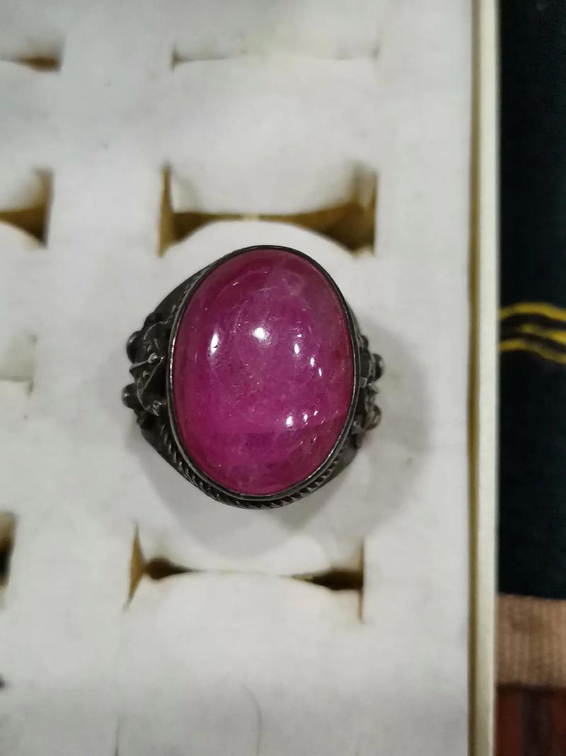 别拿老眼光看它，20+的你没理由拒绝红宝石！