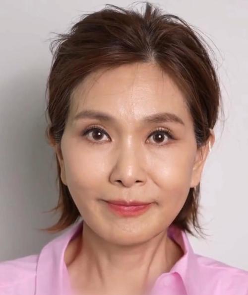 姐姐们眼周都还没有皱纹，你却先有了？