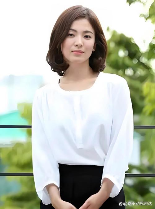 37岁宋慧乔依旧靓丽如初,网友:为什么她好像不会老?