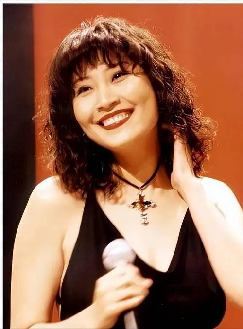 年轻人都不认识张蔷了 影响她当女王吗？