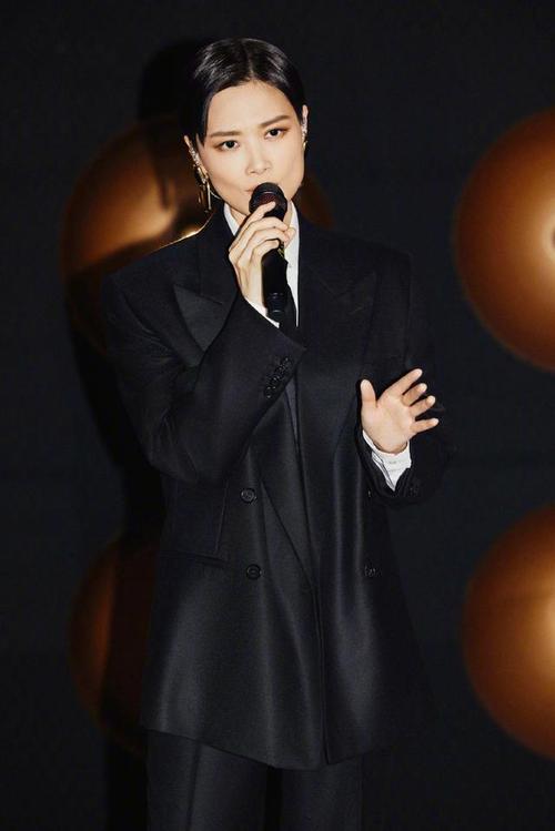 偶像的意义是什么？李宇春告诉了我答案