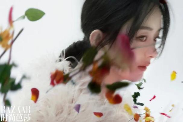 赵丽颖：婉婉有仪 自在生长