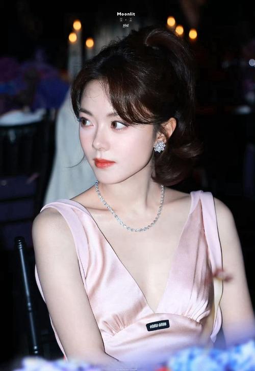 时尚芭莎90秒|一直没去成的秀场,原来就在手机里!