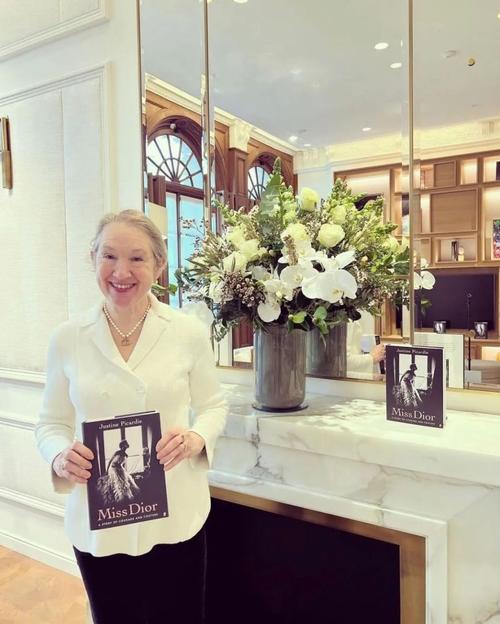 田园、优雅、艺术，是打开这位BAZAAR主编的“正确方式”