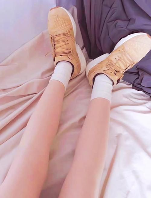 时尚圈的女孩不穿光腿神器穿什么?