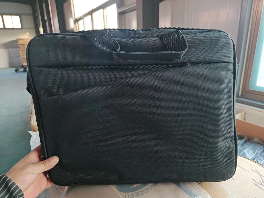 苏州箱包定制厂家,我国在订制箱包时需要考虑哪些因素?