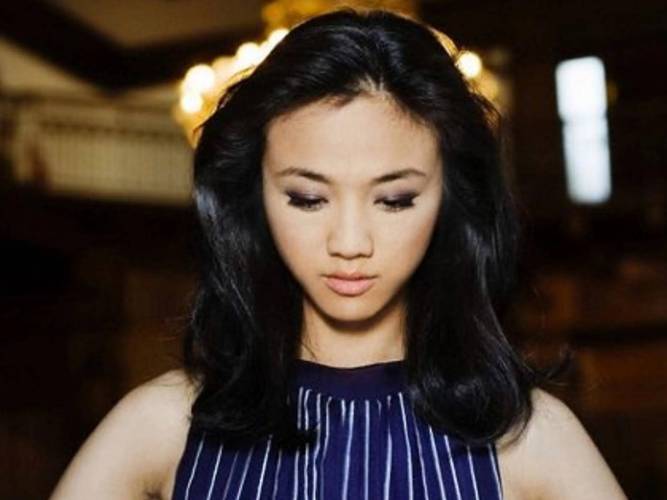 不争不抢的汤唯却在戛纳红毯赢很大