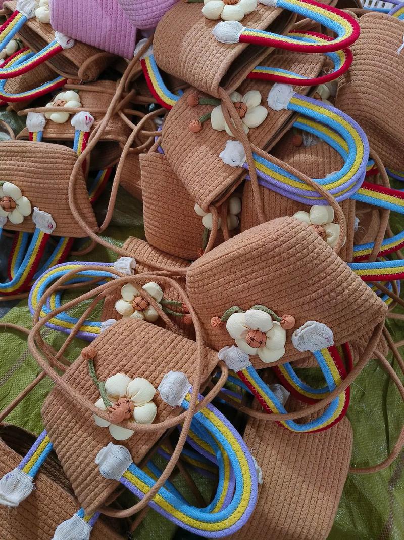 深圳包包厂家,中国什么样的箱包厂比较有名气?