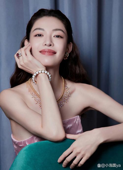 化妆能力过硬居然能省出一套房?钟楚曦到底是个什么宝藏女明星!