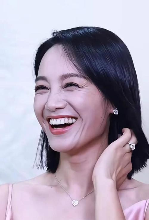 女明星们敢晒素颜，还不是卸妆卸得干净！