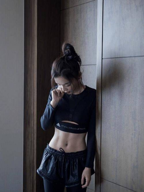 除了马甲线,袁姗姗凭什么突破重围?